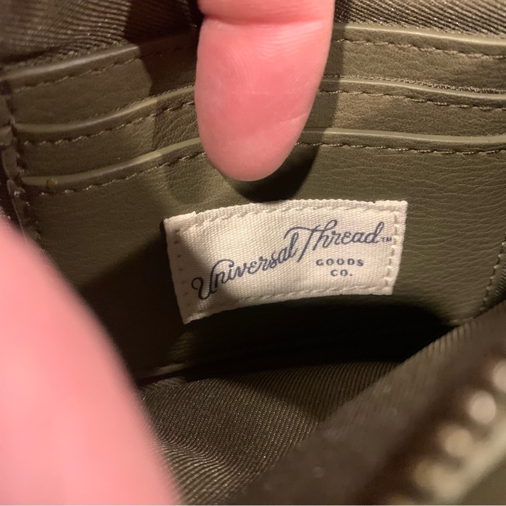 Universal Thread Wallet - Picture 4 of 5